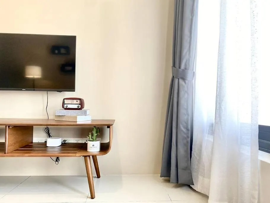 Tropicana 218 Macalister #Seaview #Modern Retro #Infinity Pool #Georgetown #7Pax #3Br 2Bath #1King 2Queen 1Single #Quality Well Maintained #Private Host