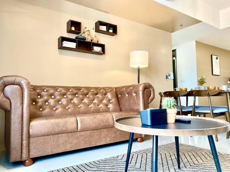 Tropicana 218 Macalister #Seaview #Modern Retro #Infinity Pool #Georgetown #7Pax #3Br 2Bath #1King 2Queen 1Single #Quality Well Maintained #Private Host 0*, George Town
