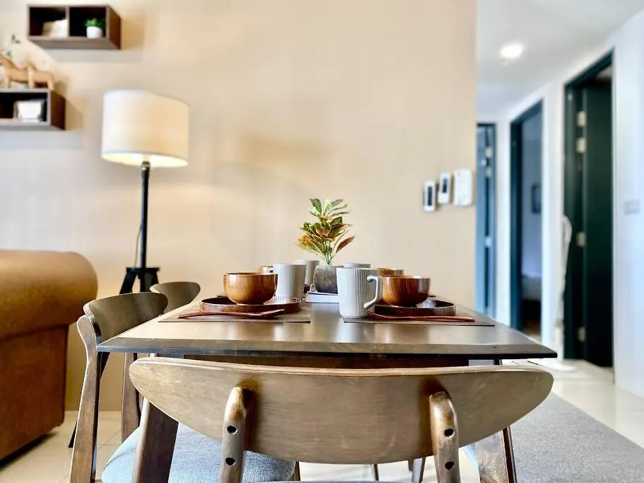 Tropicana 218 Macalister #Seaview #Modern Retro #Infinity Pool #Georgetown #7Pax #3Br 2Bath #1King 2Queen 1Single #Quality Well Maintained #Private Host Malaysia