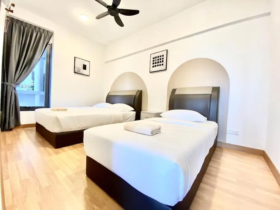 Apartment Tropicana 218 Macalister #Seaview #Modern Retro #Infinity Pool #Georgetown #7Pax #3Br 2Bath #1King 2Queen 1Single #Quality Well Maintained #Private Host