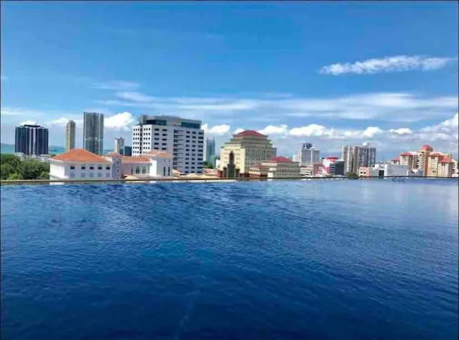 Tropicana 218 Macalister #Seaview #Modern Retro #Infinity Pool #Georgetown #7Pax #3Br 2Bath #1King 2Queen 1Single #Quality Well Maintained #Private Host 0*, George Town Malaysia