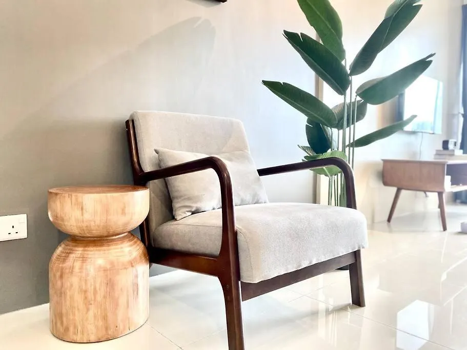 Apartment Tropicana 218 Macalister #Seaview #Modern Retro #Infinity Pool #Georgetown #7Pax #3Br 2Bath #1King 2Queen 1Single #Quality Well Maintained #Private Host Malaysia