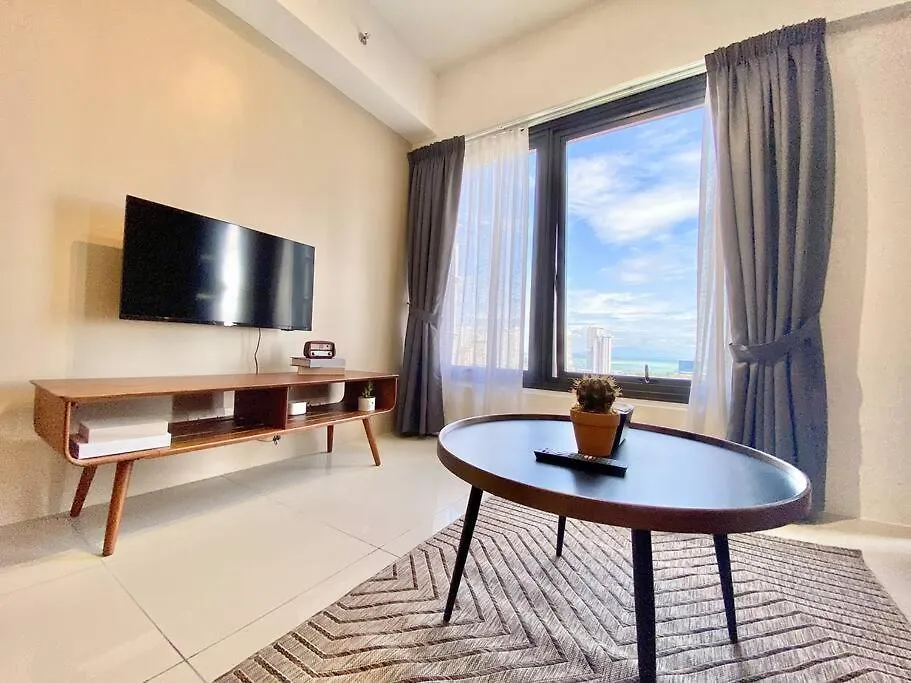 Tropicana 218 Macalister #Seaview #Modern Retro #Infinity Pool #Georgetown #7Pax #3Br 2Bath #1King 2Queen 1Single #Quality Well Maintained #Private Host Malaysia